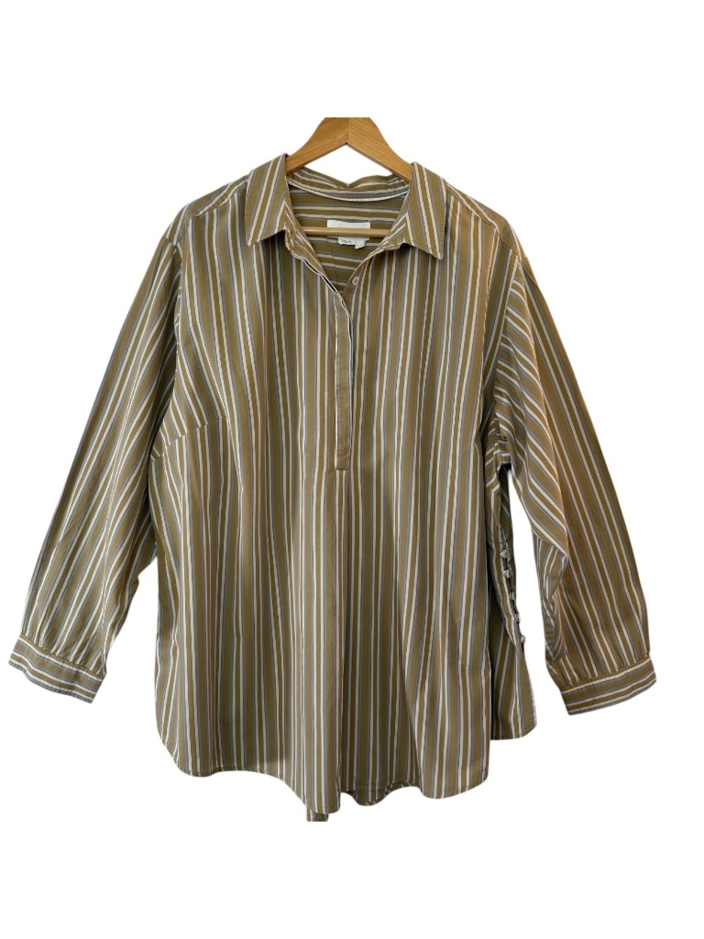 Anthropologie Side Button Tunic Blouse Woman 2X Preppy Relaxed Romantic Classic